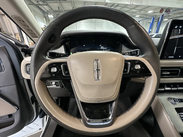 Used 2022 Lincoln Aviator AWD w/ Premium Package image 15