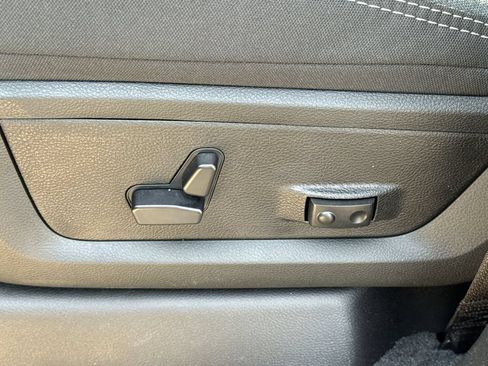New 2026 RAM 3500 Big Horn AWD/4WD image 19