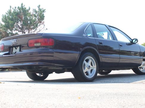 Used 1996 Chevrolet Impala SS RWD image 30