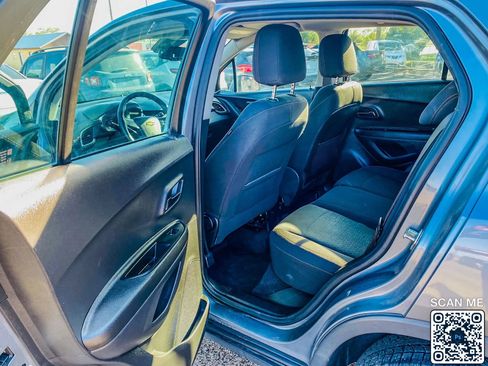 Used 2020 Chevrolet Trax LS image 11