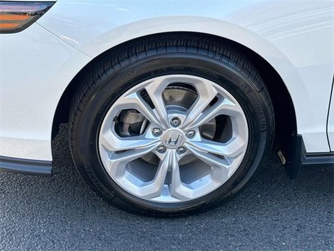 Used 2025 Honda Accord LX image 5