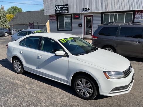 Used 2017 Volkswagen Jetta S w/ Jetta S Cold Weather Package FWD image 3