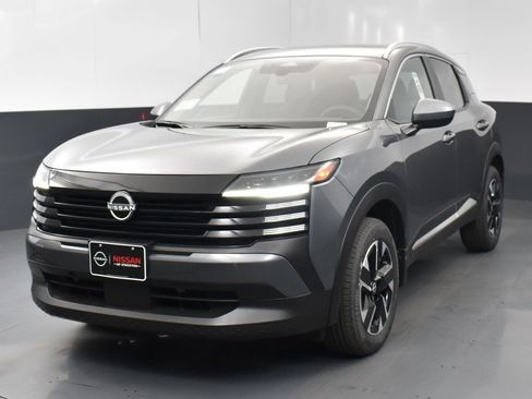 New 2025 Nissan Kicks SV w/ SV Premium Package image 3