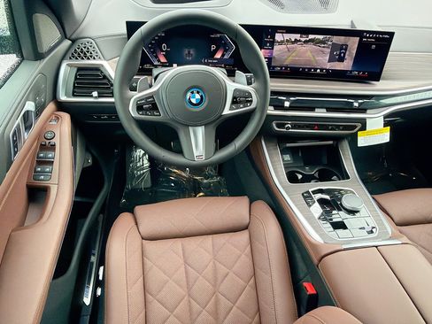 New 2026 BMW X5 xDrive50e w/ M Sport Package AWD/4WD image 17