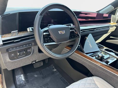 Used 2026 Cadillac Escalade Platinum Sport AWD/4WD image 47