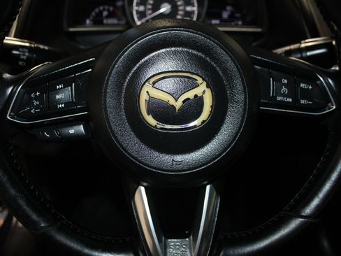 Used 2017 MAZDA MAZDA3 Touring FWD image 22