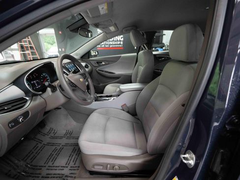 Used 2025 Chevrolet Malibu LT FWD image 9