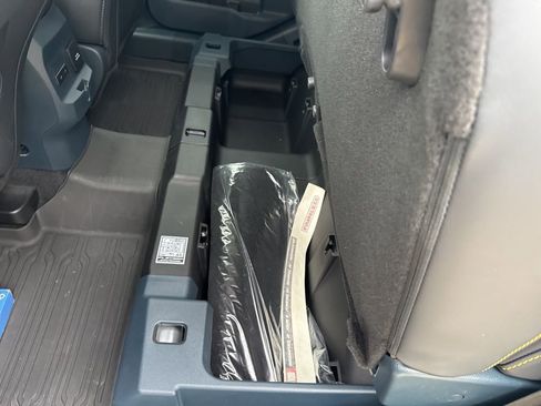 Used 2025 Ford Maverick Lobo image 11