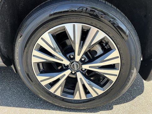 Certified 2023 Nissan Rogue SV w/ SV Premium B Package FWD image 10