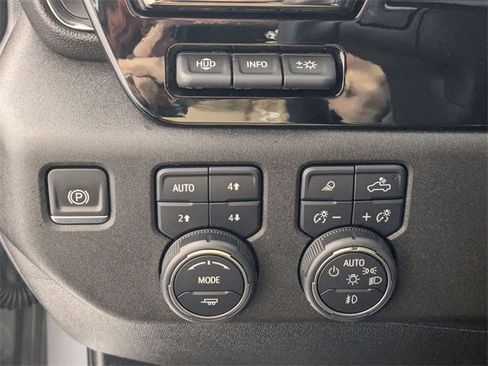 Used 2024 Chevrolet Silverado 2500 ZR2 w/ Technology Package image 16