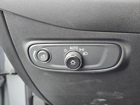 Used 2023 Chevrolet Equinox LT image 20