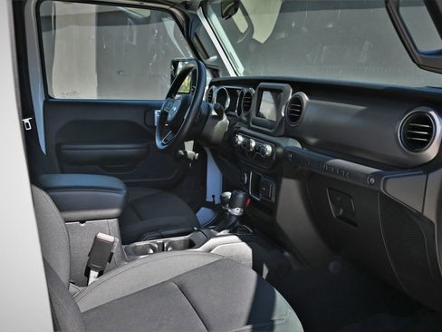 Used 2021 Jeep Wrangler Unlimited Sport AWD/4WD image 19