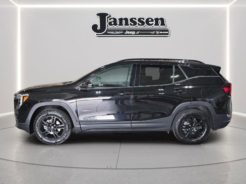 Used 2024 GMC Terrain AT4 AWD/4WD image 2
