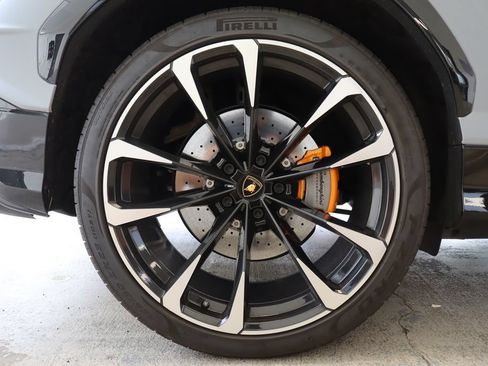 Used 2024 Lamborghini Urus S AWD/4WD image 8