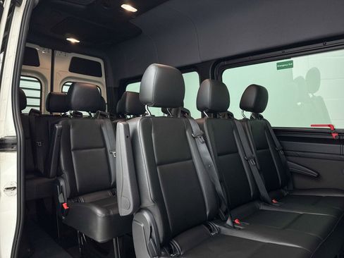 Used 2024 Mercedes-Benz Sprinter 2500 image 46
