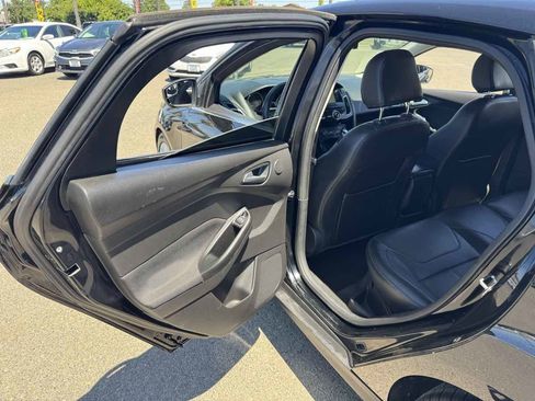 Used 2018 Ford Focus Titanium FWD image 21