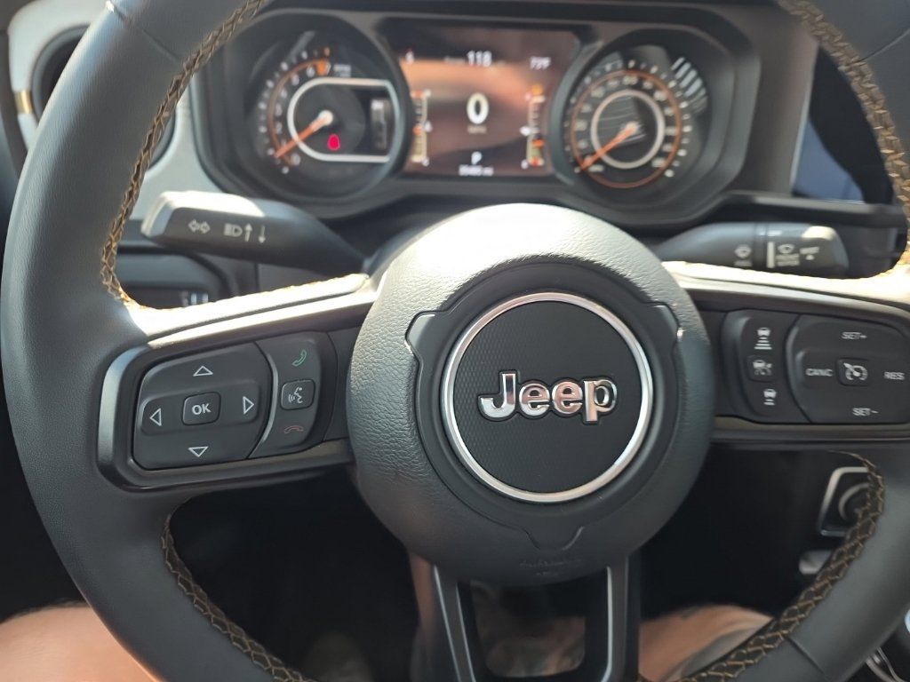 Used 2024 Jeep Gladiator Sport AWD/4WD image 15