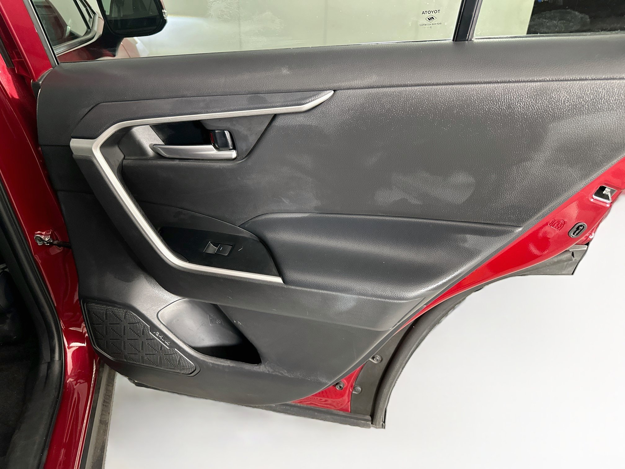 Used 2023 Toyota RAV4 XLE Premium FWD image 31