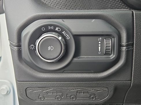 Used 2025 Jeep Wrangler Unlimited Rubicon image 22