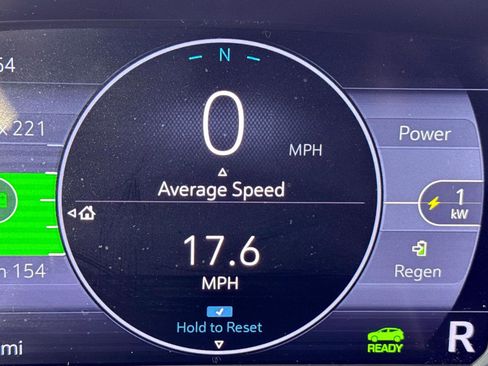 Used 2022 Chevrolet Bolt EUV LT w/ Comfort Package image 25