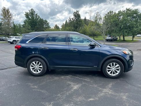 Used 2018 Kia Sorento AWD image 5