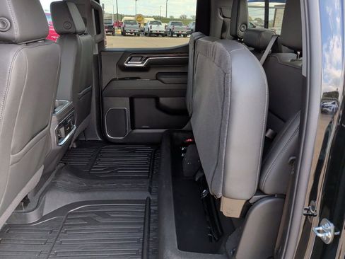 New 2026 GMC Sierra 1500 SLT image 39