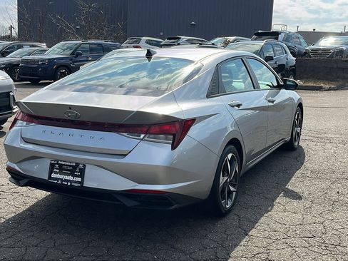 Used 2023 Hyundai Elantra SEL w/ Convenience Package image 4