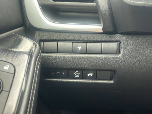 Used 2025 Nissan Rogue SV AWD/4WD image 10