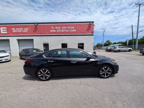 Used 2017 Nissan Altima 2.5 SR w/ LED Appearance Package FWD image 6
