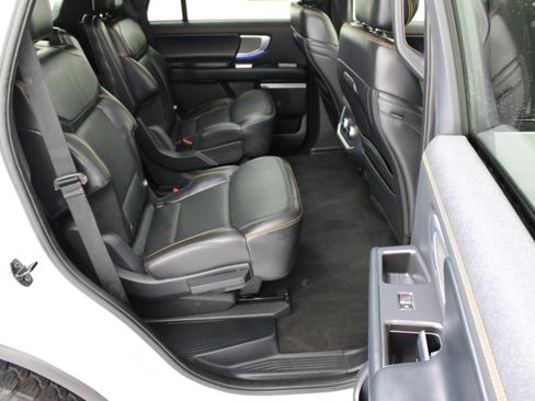 Used 2025 Ford Expedition Tremor AWD/4WD image 38