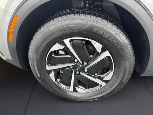 Certified 2023 Kia Sportage LX image 9