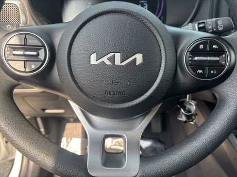 Used 2025 Kia Soul LX w/ LX Technology Package image 27