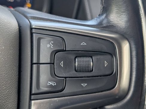 Used 2022 Chevrolet Tahoe Z71 w/ Luxury Package AWD/4WD image 17
