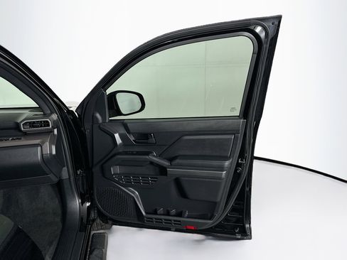 Used 2025 Toyota Tacoma SR5 image 30