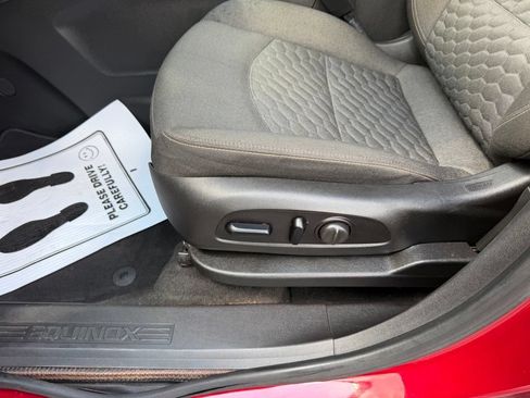 Used 2018 Chevrolet Equinox LT FWD image 12