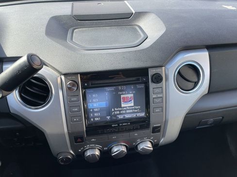 Used 2017 Toyota Tundra SR5 image 18