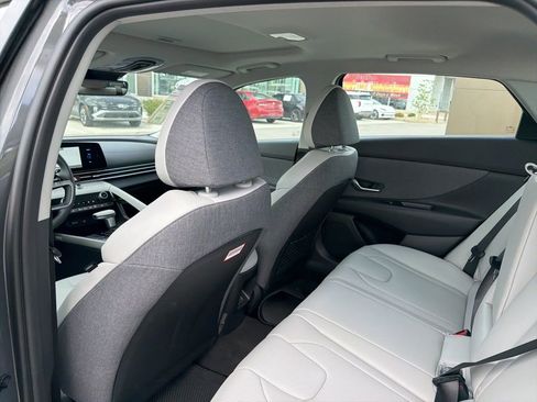 New 2026 Hyundai Elantra Limited FWD image 12
