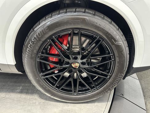 Certified 2026 Porsche Cayenne S AWD/4WD image 14