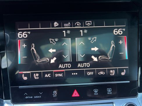 Used 2020 Audi e-tron Premium Plus image 22