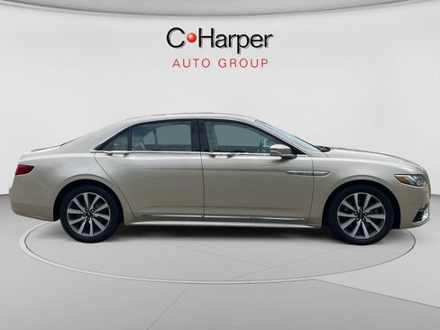 Used 2017 Lincoln Continental Premiere AWD/4WD image 2
