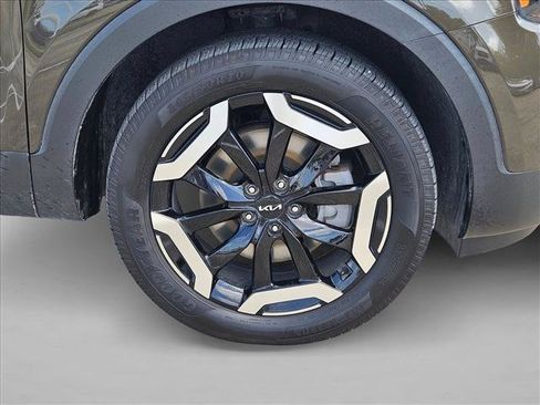 Used 2024 Kia Telluride EX w/ EX Captain's Chair Package FWD image 23