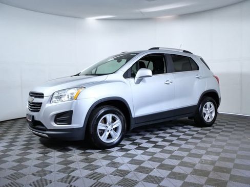 Used 2016 Chevrolet Trax LT w/ LT Sun and Sound Package AWD/4WD image 2
