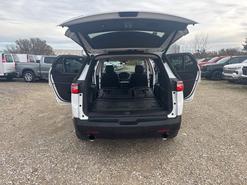 Used 2021 Chevrolet Traverse LT image 33