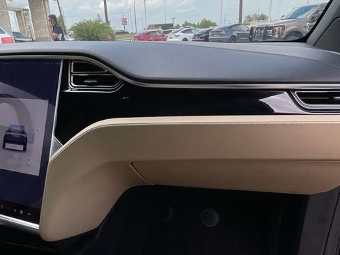 Used 2016 Tesla Model X 75D image 31