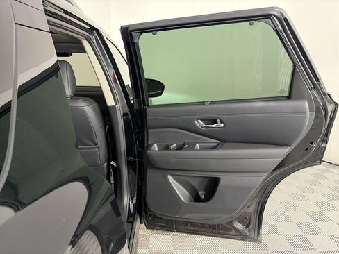 Used 2026 Nissan Pathfinder SL w/ SL Premium Package AWD/4WD image 28