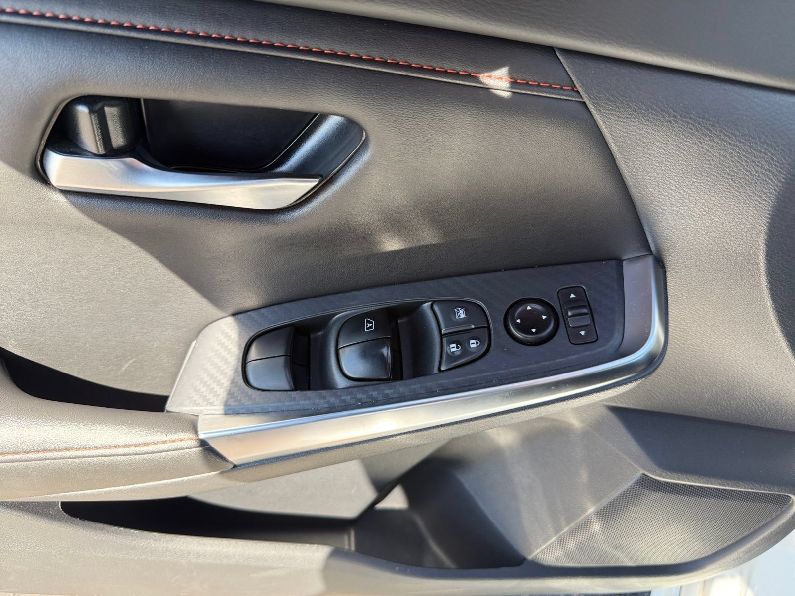 Used 2025 Nissan Sentra SR FWD image 21