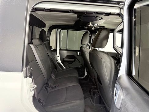 Used 2021 Jeep Gladiator Sport image 23