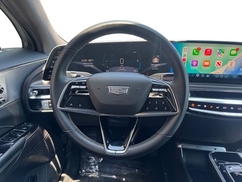Used 2024 Cadillac Lyriq Tech RWD image 12