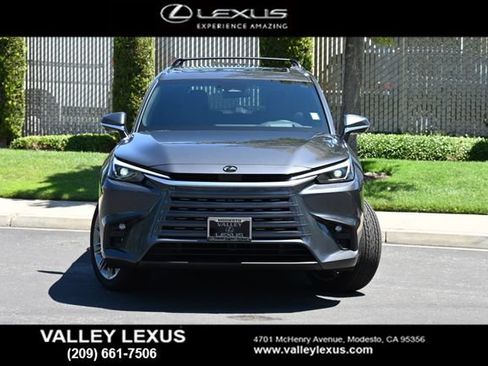 New 2026 Lexus TX 550h AWD Plug-In Hybrid image 2