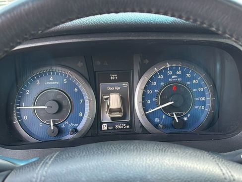 Used 2017 Toyota Sienna XLE w/ XLE Navigation Package FWD image 16